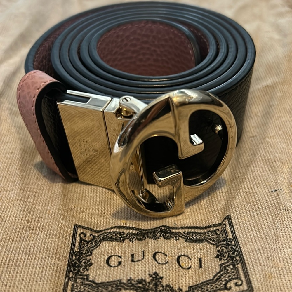 Authentic GUCCI pink and black reversible belt (44).  No box. Made in Italy.